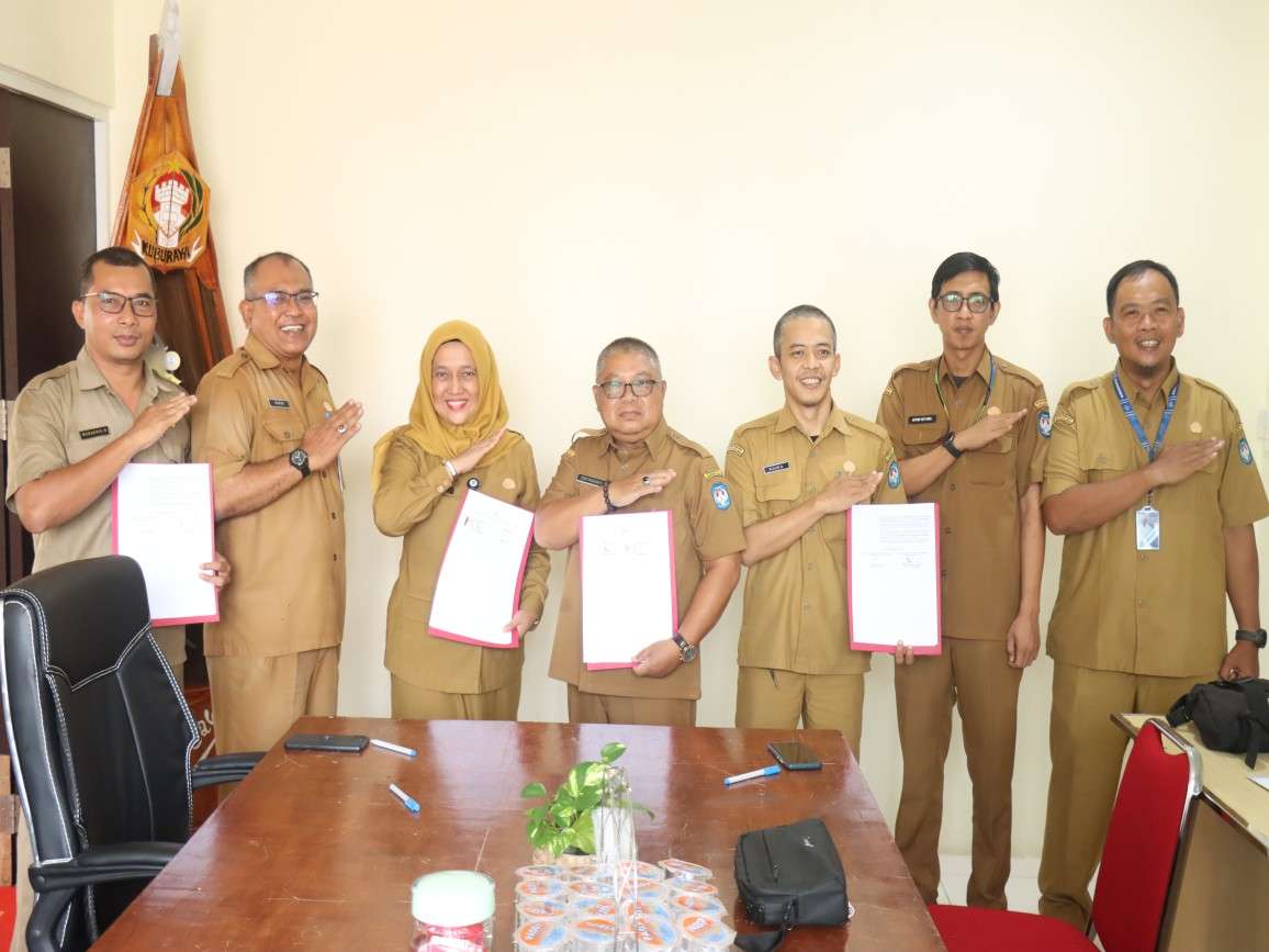 Perjanjian Kerjasama Dukcapil dan Diskominfo Terkait Pemanfaatan NIK dan E-KTP