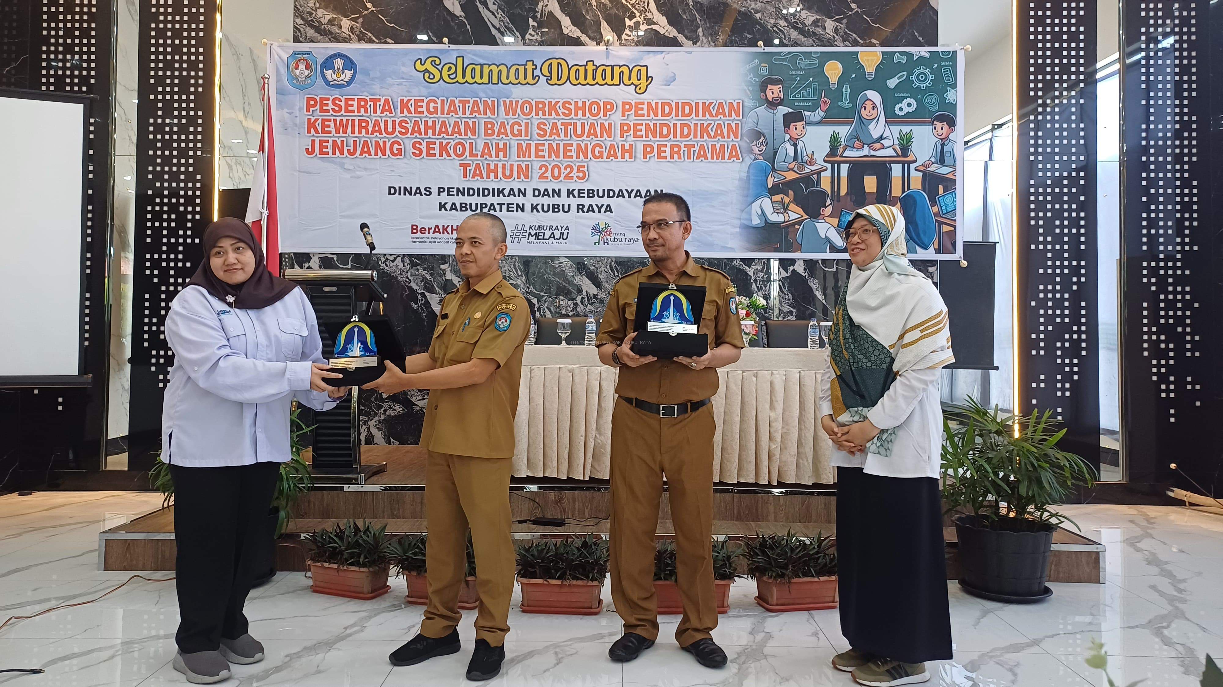 Pemkab Kubu Raya Terima Apresiasi atas Kolaborasi Sukses Pelatihan DTS Komdigi